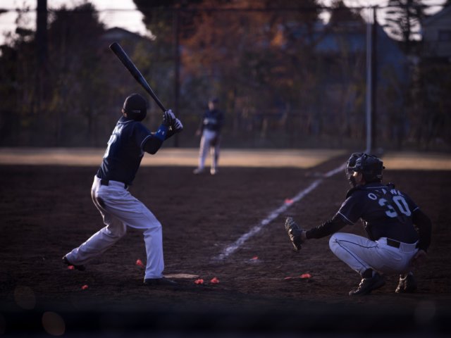 バッティング 体重移動のタイミングやコツ 効果的な練習方法は 野球の聖典